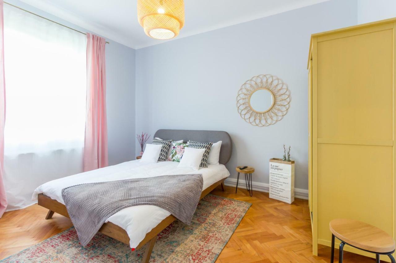City Chic 3 Bedroom Apartment 克卢日-纳波卡 外观 照片