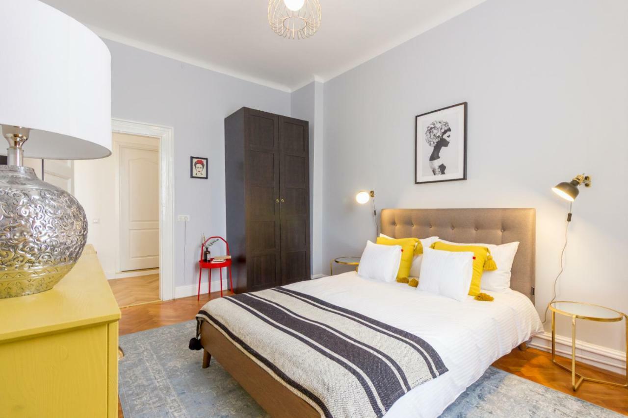 City Chic 3 Bedroom Apartment 克卢日-纳波卡 外观 照片