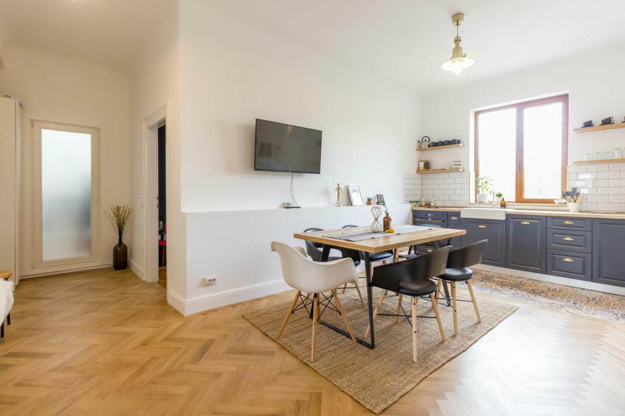City Chic 3 Bedroom Apartment 克卢日-纳波卡 外观 照片