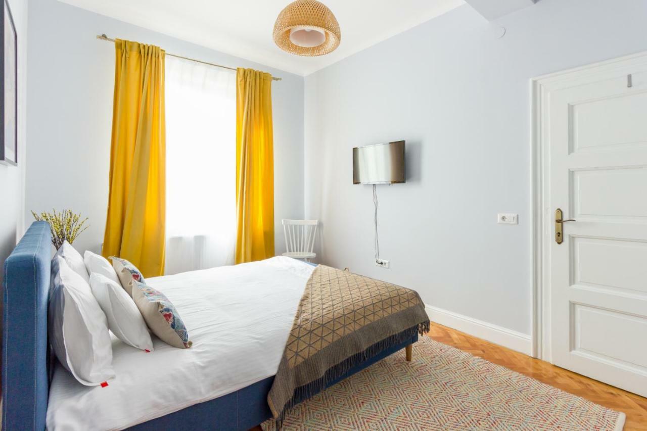 City Chic 3 Bedroom Apartment 克卢日-纳波卡 外观 照片